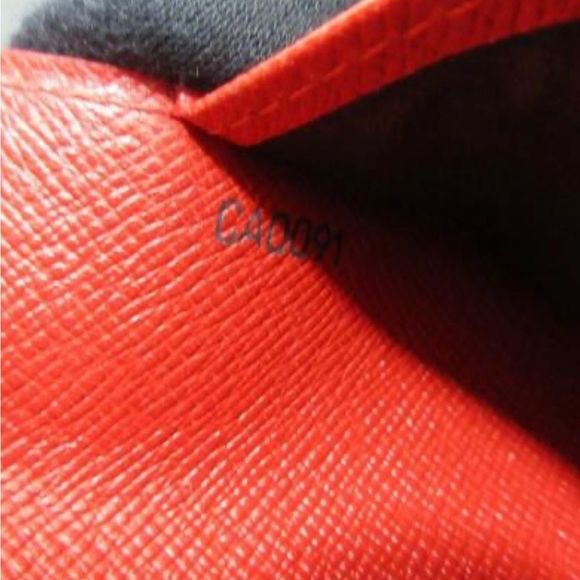 Authentic Louis Vuitton Epi Agenda PM - Picture 9 of 13